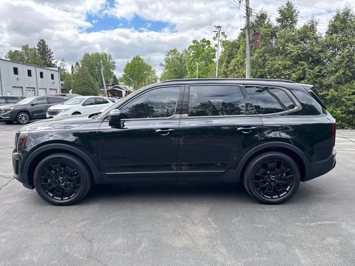 Ebony Black 2022 Kia Telluride SX