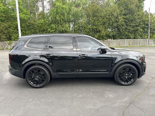 Ebony Black 2022 Kia Telluride SX