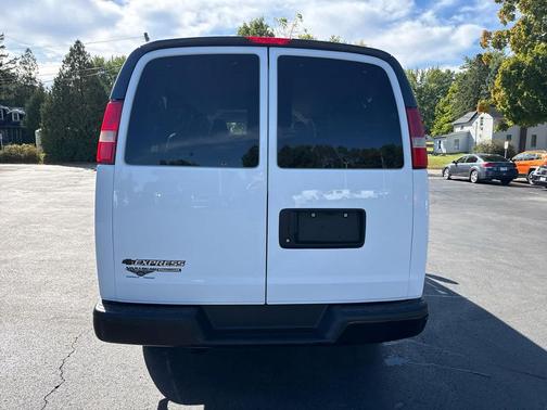 2016 Chevrolet Express 2500 LS