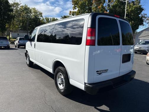 2016 Chevrolet Express 2500 LS