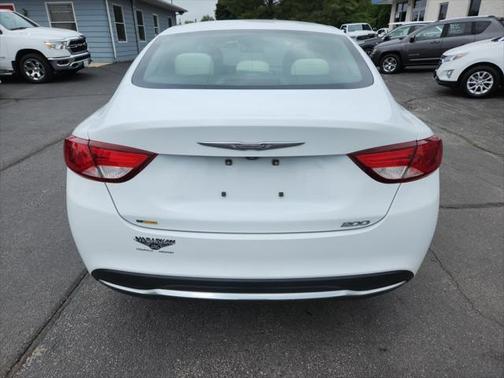 2016 Chrysler 200 Limited