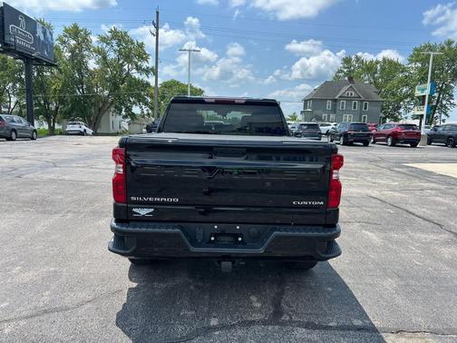 Black 2022 Chevrolet Silverado 1500 Custom
