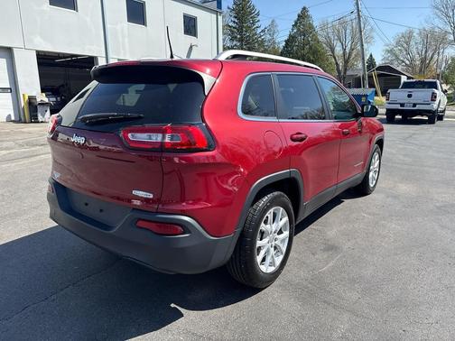 Deep Cherry Red Crystal Pearlcoat 2017 Jeep Cherokee Latitude