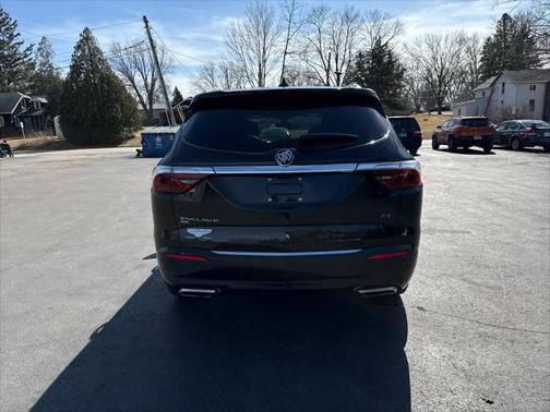 2022 Buick Enclave AWD Essence