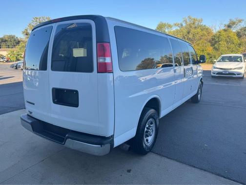 2017 Chevrolet Express 3500 LT