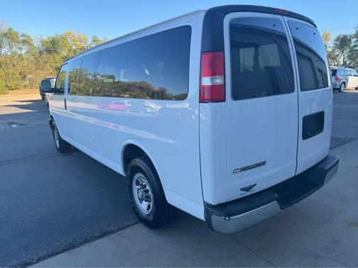 2017 Chevrolet Express 3500 LT