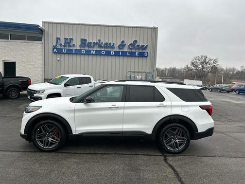 2025 Ford Explorer ST-Line