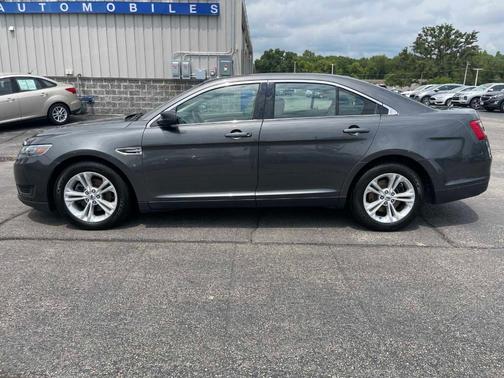 2018 Ford Taurus SE