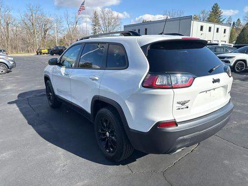 2022 Jeep Cherokee Latitude Lux