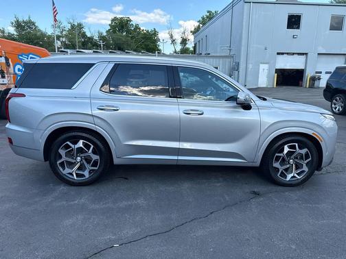 Typhoon Silver 2022 Hyundai PALISADE Calligraphy