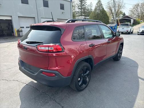 2017 Jeep Cherokee Sport