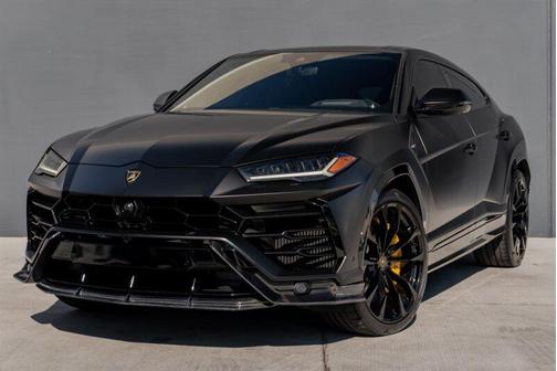 2021 Lamborghini Urus Pearl Capsule
