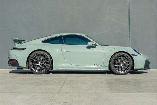 2025 Porsche 911 Carrera GTS