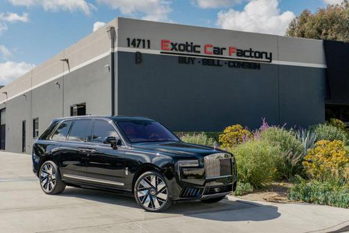 Black 2025 Rolls-Royce Cullinan Sport Utility 4D