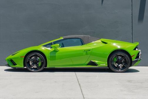 2022 Lamborghini Huracan EVO Spyder RWD