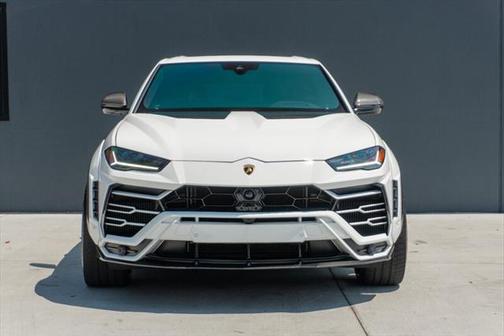 2021 Lamborghini Urus Graphite Capsule