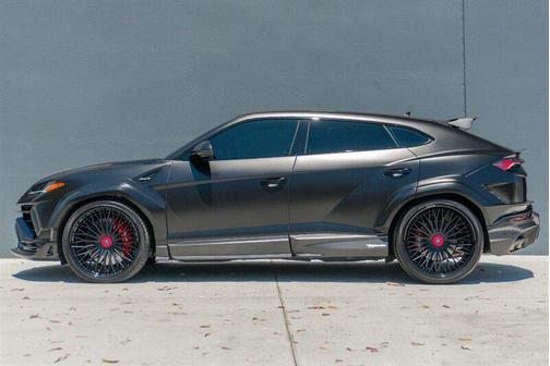 2023 Lamborghini Urus Performante