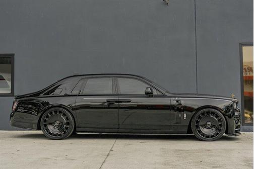 2024 Rolls-Royce Phantom 