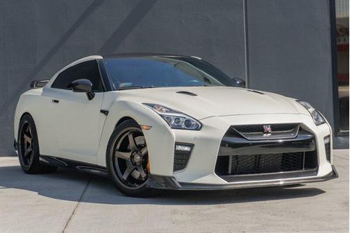 2020 Nissan GT-R Premium Dual-clutch 6-Speed Transmission