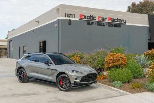 2025 Aston Martin DBX 707