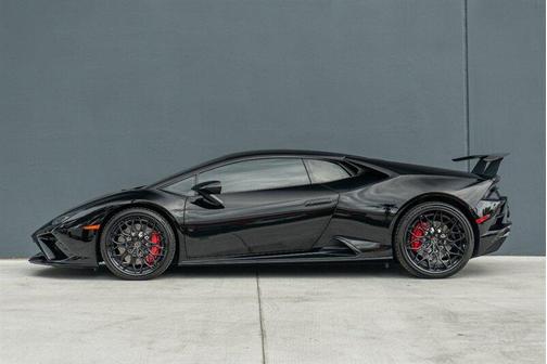 2022 Lamborghini Huracan EVO Coupe RWD