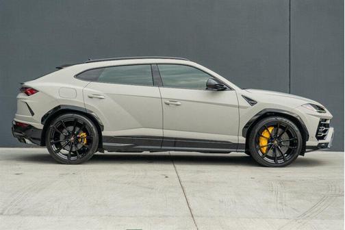 2019 Lamborghini Urus SUV