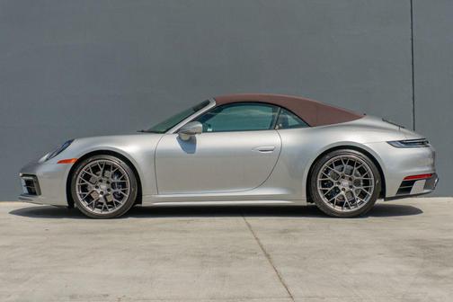 2022 Porsche 911 Carrera