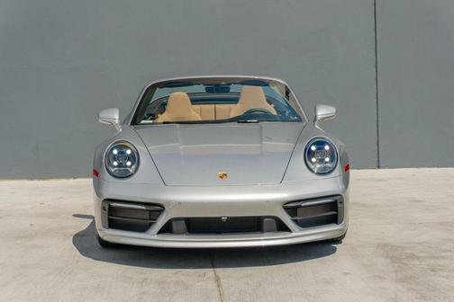 2022 Porsche 911 Carrera
