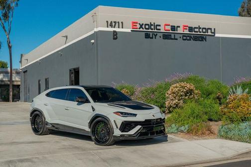 2024 Lamborghini Urus Performante