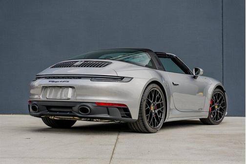 2024 Porsche 911 Convertible