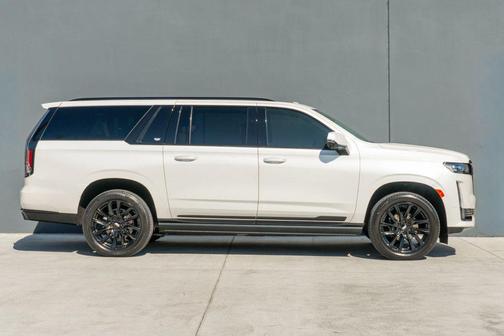 2024 Cadillac Escalade ESV Sport