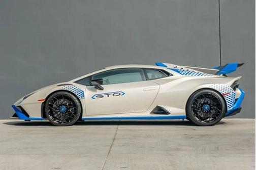 2022 Lamborghini Huracan STO Coupe