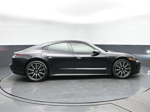 2022 Porsche Taycan RWD