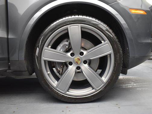 2022 Porsche Cayenne Cayenne