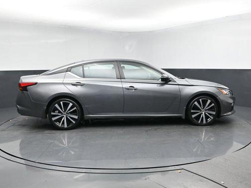 2020 Nissan Altima SR FWD