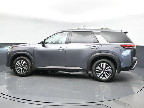 2023 Nissan Pathfinder SL 4WD
