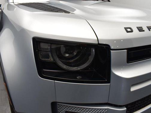2022 Land Rover Defender 110 S