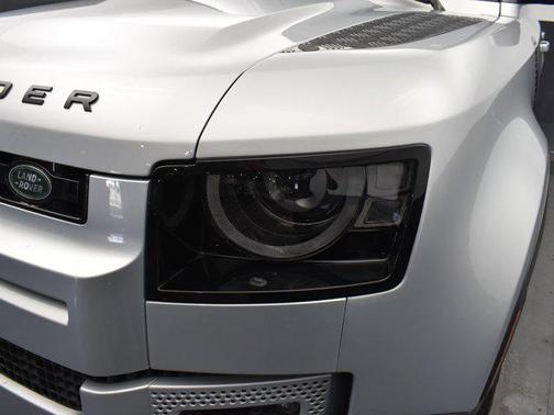 2022 Land Rover Defender 110 S