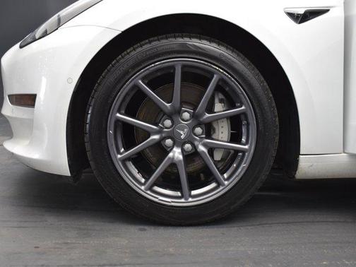 2020 Tesla Model 3 Standard Range