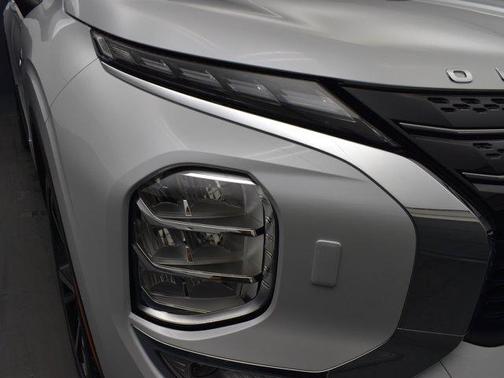 2025 Mitsubishi Outlander PHEV SEL