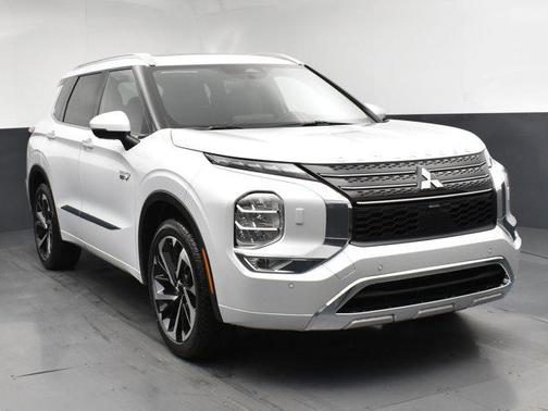 2025 Mitsubishi Outlander PHEV SEL