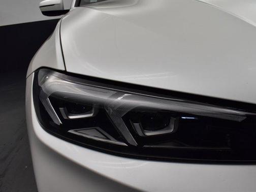 2024 BMW 330 i xDrive