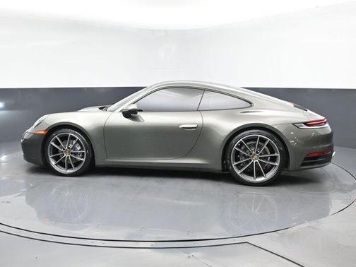 2022 Porsche 911 Carrera