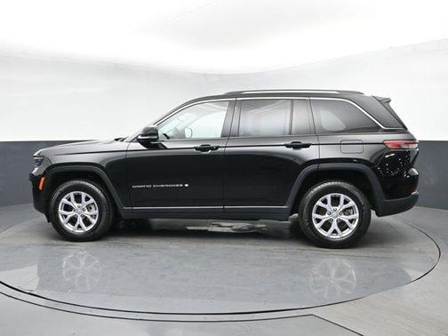 Diamond Black Crystal Pearlcoat 2022 Jeep Grand Cherokee Limited