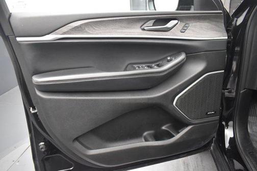 Diamond Black Crystal Pearlcoat 2022 Jeep Grand Cherokee Limited