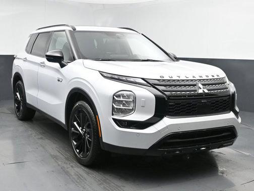 2025 Mitsubishi Outlander PHEV SEL