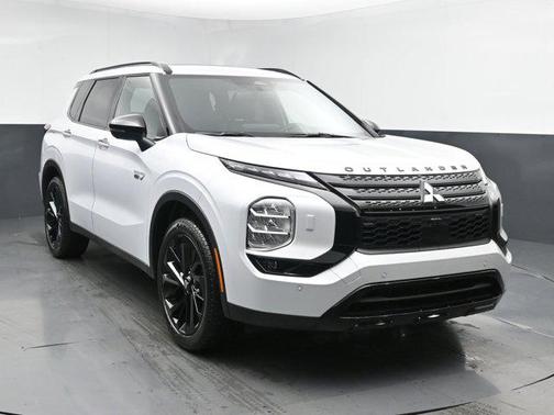 2025 Mitsubishi Outlander PHEV SEL