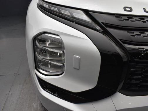 2025 Mitsubishi Outlander PHEV SEL