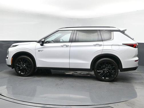 2025 Mitsubishi Outlander PHEV SEL