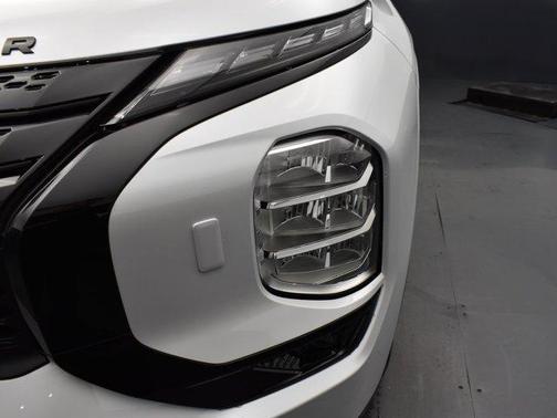 2025 Mitsubishi Outlander PHEV SEL